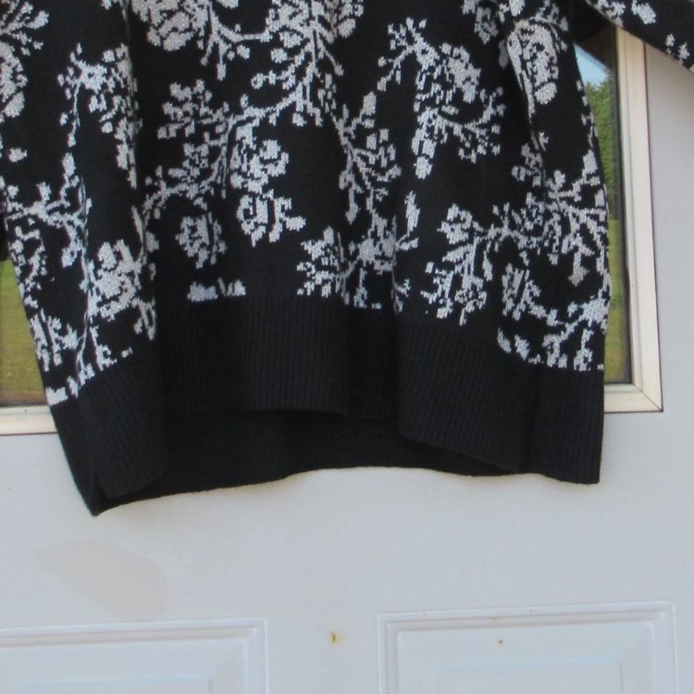 Relist 2/23❌ Croft & Barrow crewneck sweater floral like print w/ metallic 1X - Picture 7 of 12